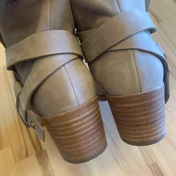 UGG taupe leather booties size 7.5 - Picture 8 of 12